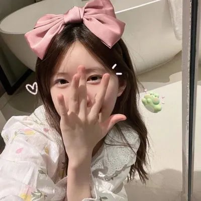 男孩超级白